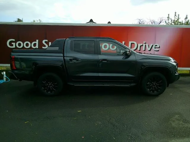 Mitsubishi TRITON GSR 2024 — миниатюра 2