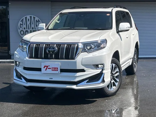 Toyota LAND CRUISER PRADO TX 2022 — фото 1, купить с доставкой в Москву