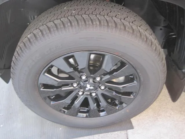 Mitsubishi TRITON GSR 2025 — миниатюра 4