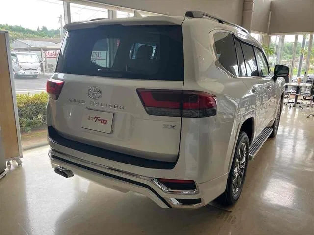 Toyota Land Cruiser ZX 2024 — миниатюра 5