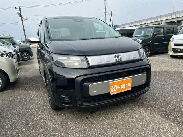 Honda FREED E:HEV CROSSTAR 2025 — миниатюра 2