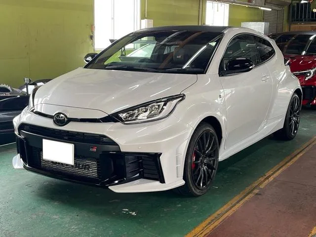 Toyota GR YARIS RZ HIGH PERFORMANCE 2025 — фото 1, купить с доставкой в Москву