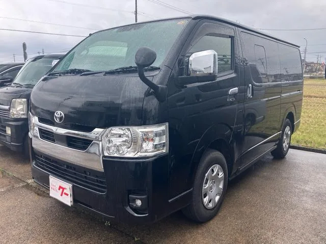 Toyota HIACE VAN LONG SUPER GL 2022 — фото 1, купить с доставкой в Москву