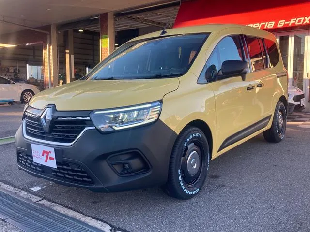 Renault KANGOO ZEN 2023 — фото 1, купить с доставкой в Москву