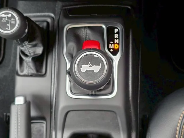 Chrysler Jeep JEEP WRANGLER UNLIMITED SAHARA 2024 — миниатюра 3