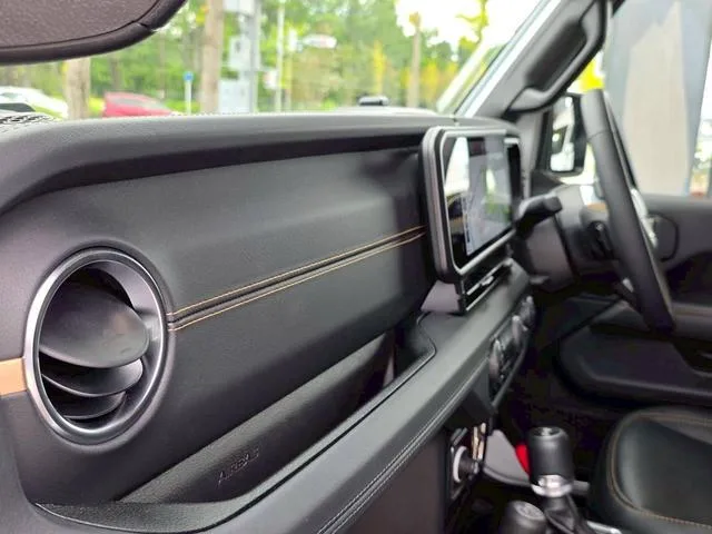 Chrysler Jeep JEEP WRANGLER UNLIMITED SAHARA 2024 — миниатюра 4