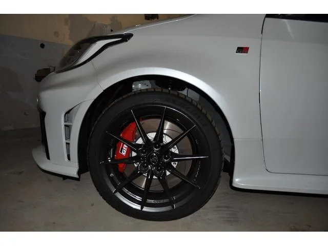 Toyota GR YARIS RZ HIGH PERFORMANCE 2024 — миниатюра 3