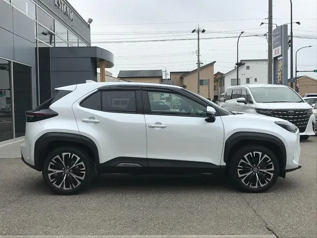 Toyota YARIS CROSS HYBRID Z 2024 — миниатюра 3