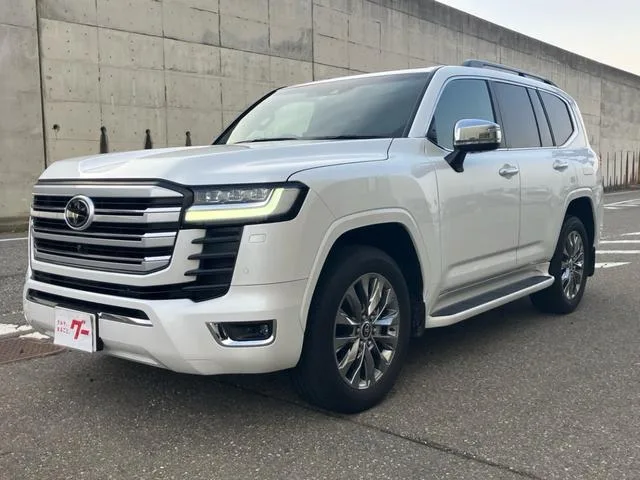 Toyota Land Cruiser ZX 2022 — фото 1, купить с доставкой в Москву