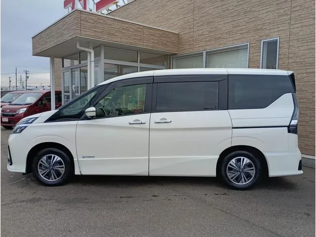 Nissan SERENA E-POWER HIGHWAY STAR V 2022 — миниатюра 2