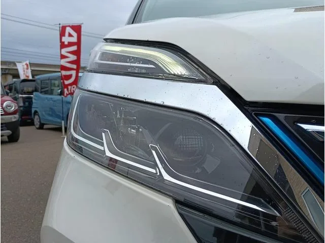 Nissan SERENA E-POWER HIGHWAY STAR V 2022 — миниатюра 4