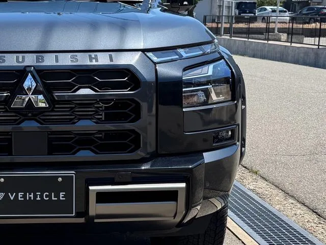 Mitsubishi TRITON GSR 2025 — миниатюра 3