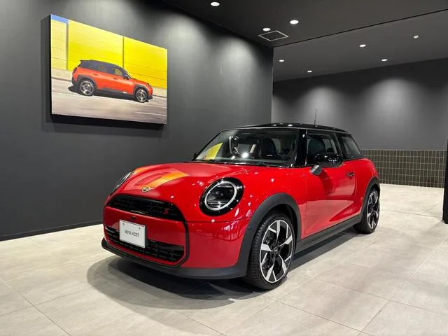 MINI MINI COOPER S CLASSIC TRIM 2025 — фото 1, купить с доставкой в Москву