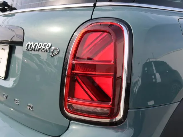 MINI MINI COOPER D CROSSOVER CLASSIC TRIM 2022 — миниатюра 3