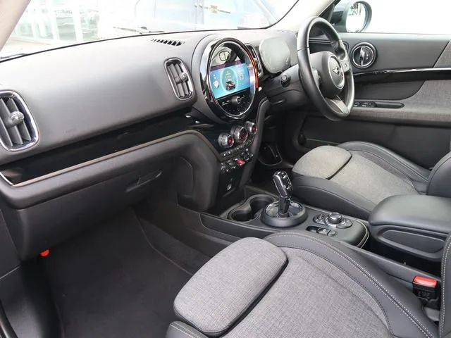 MINI MINI COOPER D CROSSOVER CLASSIC TRIM 2022 — миниатюра 4