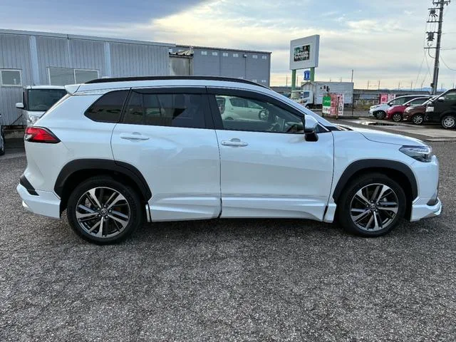 Toyota CorollaCross HYBRID Z 2022 — миниатюра 2