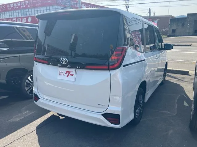 Toyota NOAH HYBRID S-Z 2026 — миниатюра 2
