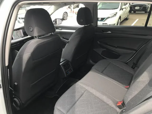 Volkswagen GOLF VARIANT ETSI ACTIVE PLATINUM EDITION 2024 — миниатюра 5