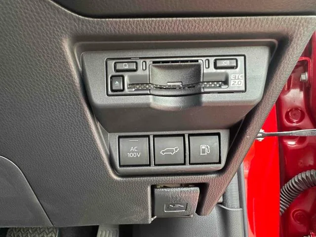 Toyota Prius Z 2023 — миниатюра 4