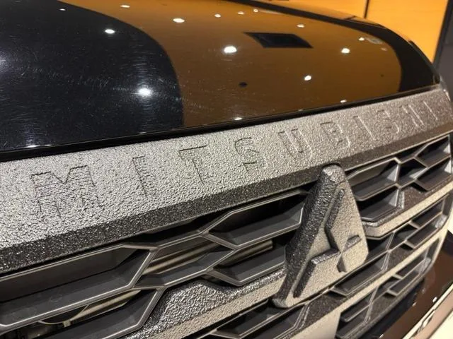 Mitsubishi TRITON GSR 2024 — миниатюра 2