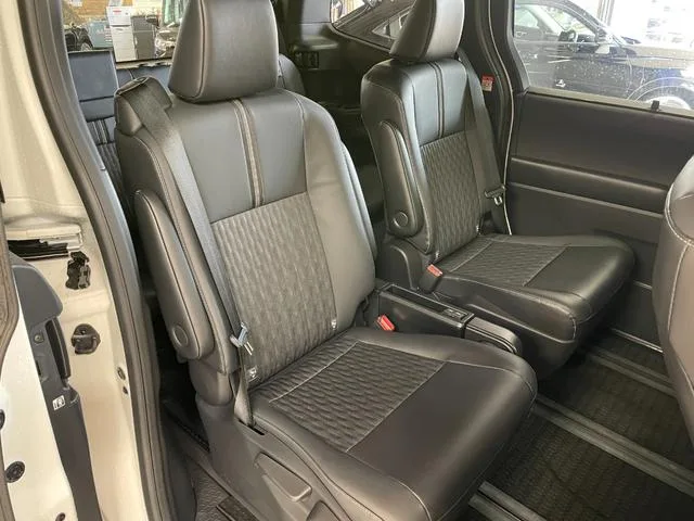 Toyota NOAH HYBRID S-Z 2023 — миниатюра 5