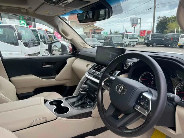 Toyota LAND CRUISER ZX 2023 — миниатюра 3