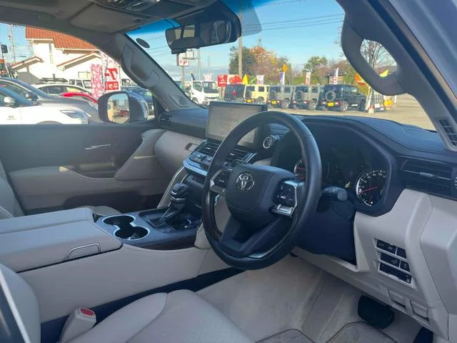 Toyota LAND CRUISER 2023 — миниатюра 3