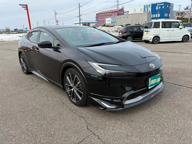Toyota PRIUS Z 2023 — фото 1, купить с доставкой в Москву