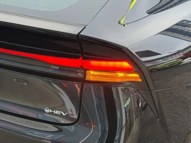Toyota PRIUS Z 2023 — миниатюра 5