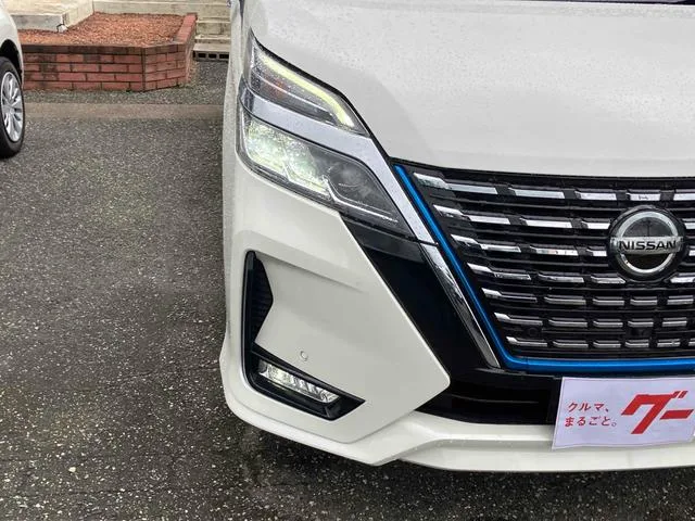Nissan SERENA E-POWER HIGHWAY STAR V 2022 — миниатюра 2