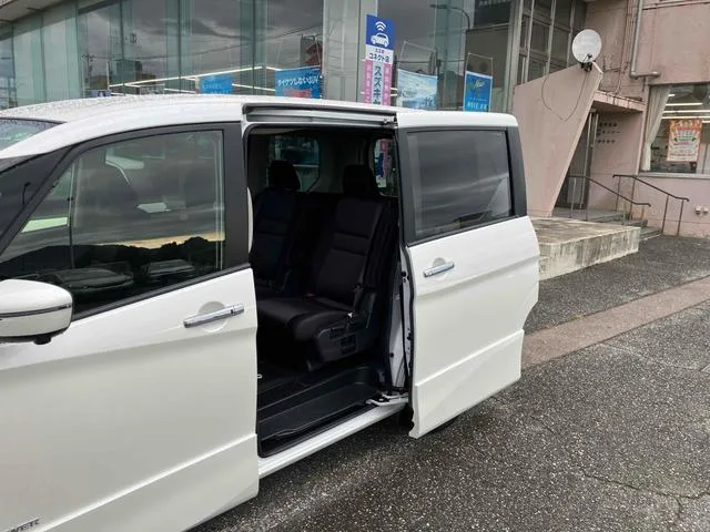 Nissan SERENA E-POWER HIGHWAY STAR V 2022 — миниатюра 4