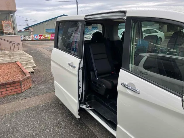 Nissan SERENA E-POWER HIGHWAY STAR V 2022 — миниатюра 5
