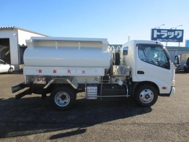 Hino DUTRO 2024 — миниатюра 3
