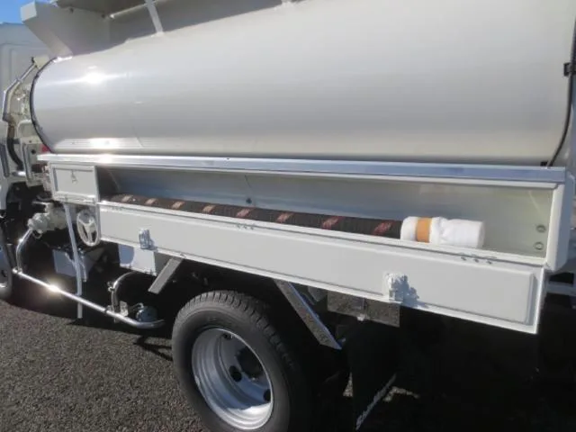 Hino DUTRO 2024 — миниатюра 5