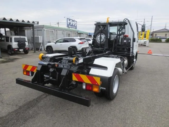 Mitsubishi Fuso FIGHTER 2024 — миниатюра 2