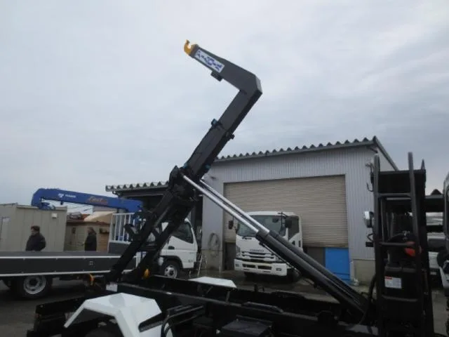 Mitsubishi Fuso FIGHTER 2024 — миниатюра 4