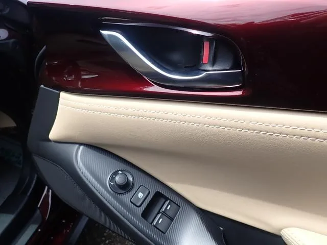 Mazda ROADSTER 35TH ANNIVERSARY 2025 — миниатюра 5