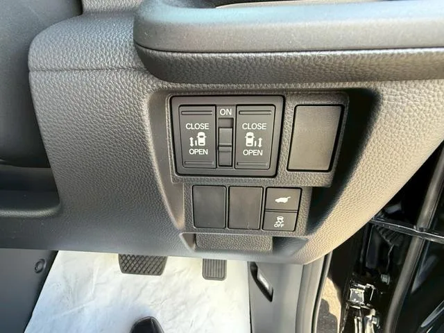 Honda STEPWAGON E:HEV SPADA PREMIUM LINE BLACK EDITION 2025 — миниатюра 2