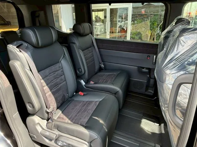 Honda STEPWAGON E:HEV SPADA PREMIUM LINE BLACK EDITION 2025 — миниатюра 3