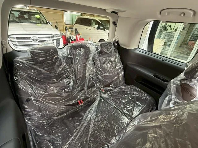 Nissan ELGRAND 250HIGHWAY STAR S 2025 — миниатюра 3