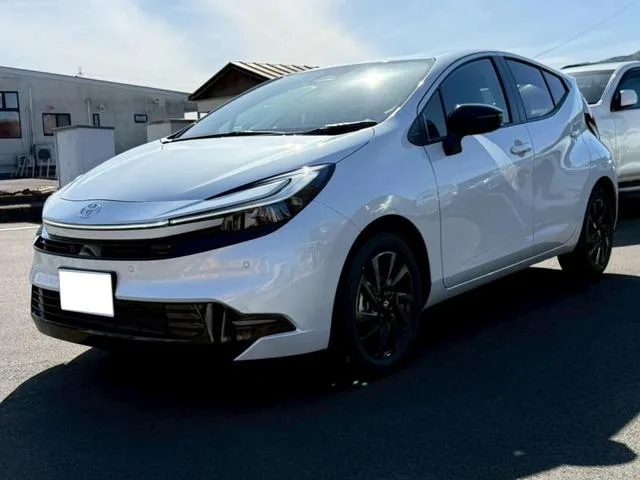 Toyota AQUA Z 2026 — фото 1, купить с доставкой в Москву