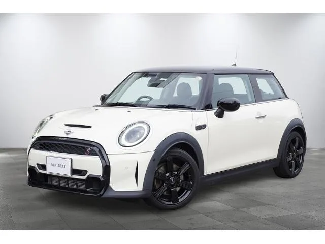 MINI MINI COOPER S CLASSIC TRIM 2022 — фото 1, купить с доставкой в Москву