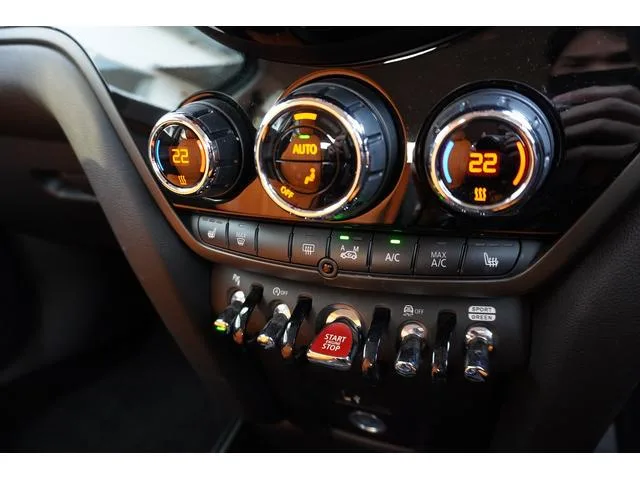 MINI MINI COOPER D CROSSOVER ALL4 ESSENTIAL TRIM 2022 — миниатюра 4