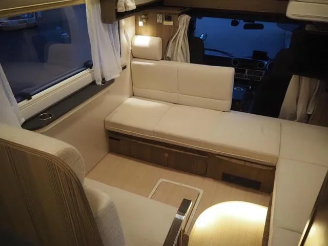 Toyota CAMROAD 2023 — миниатюра 2