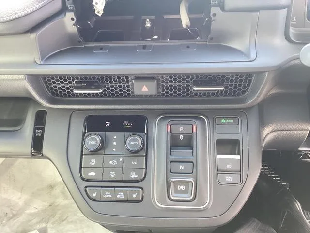 Honda STEPWAGON E:HEV SPADA 2025 — миниатюра 3
