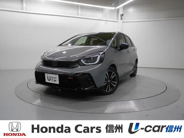 Honda FIT E:HEV RS 2023 — фото 1, купить с доставкой в Москву