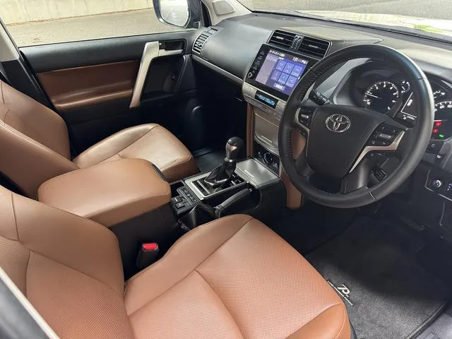 Toyota LAND CRUISER PRADO TX L PACKAGE 70TH ANNIVERSARY LIMITED 2022 — миниатюра 2