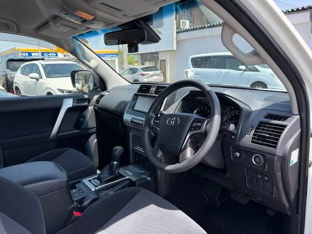 Toyota LAND CRUISER PRADO TX 2023 — миниатюра 3