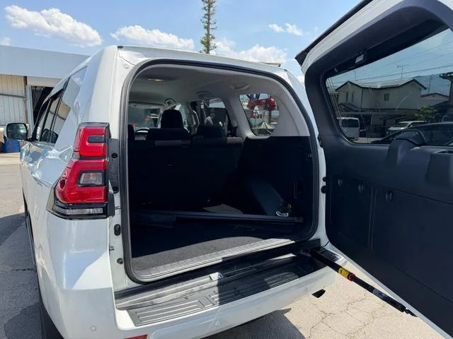 Toyota LAND CRUISER PRADO TX 2023 — миниатюра 5