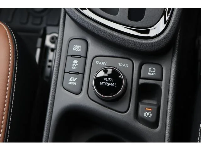 Toyota YARIS CROSS HYBRID Z ADVENTURE 2023 — миниатюра 3